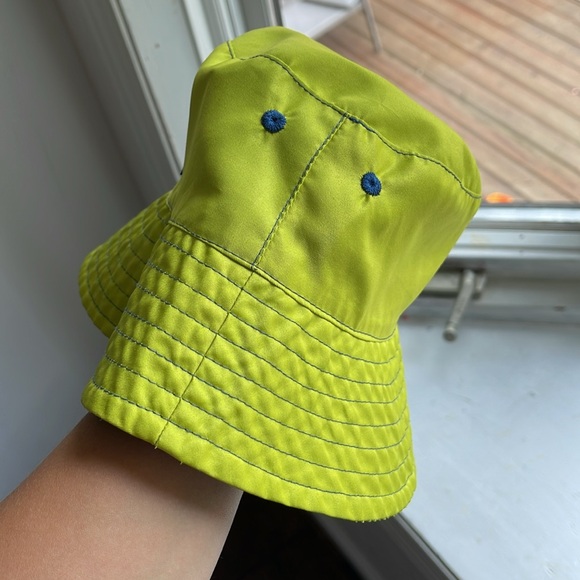 Reversible bucket hat - Picture 3 of 6